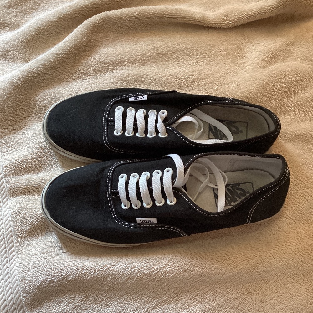 Van's Women's 9 Men's 7.5 Black‎  Low Top Sneakers Tennis Shoes